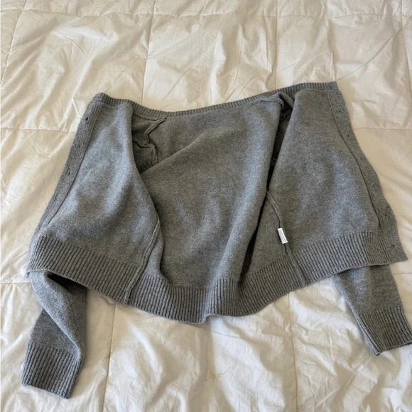 100% Viscose Grey Crewneck Cardigan Sweater - Size Small - Picture 6 of 14